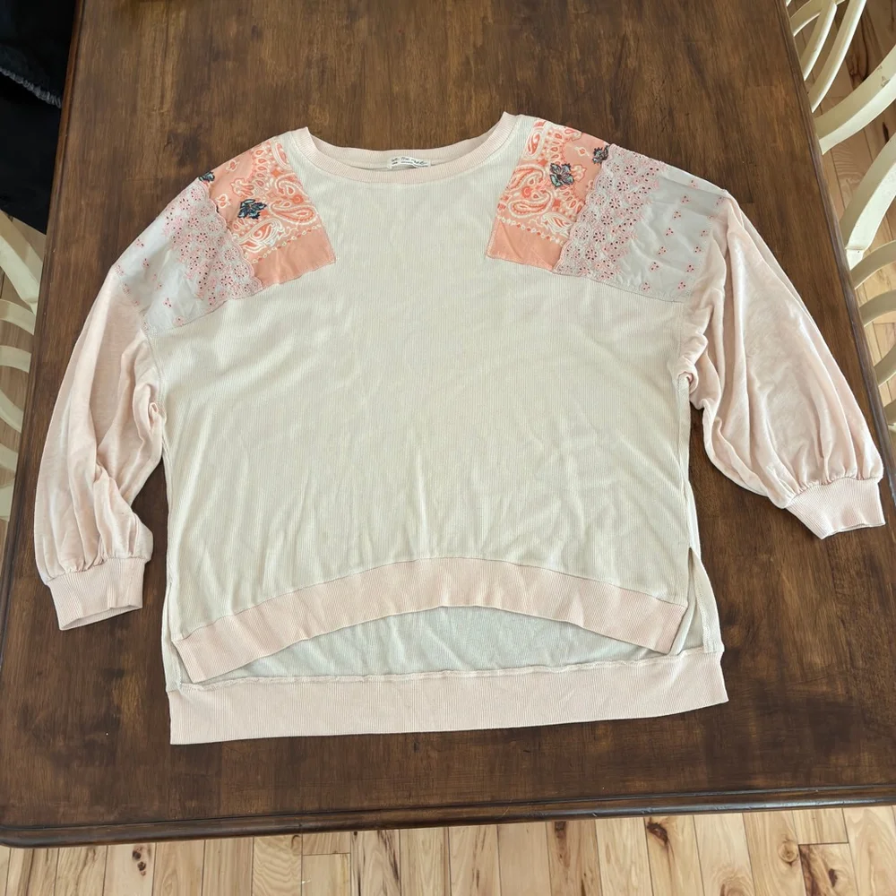 Free People We The Free Patchwork Boho Sweatshirt Large Paisley Lace Pullover - Picture 2 of 9